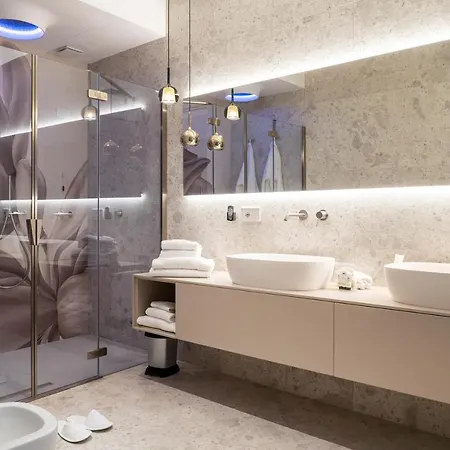 Donna Giacinta Luxury * בארי