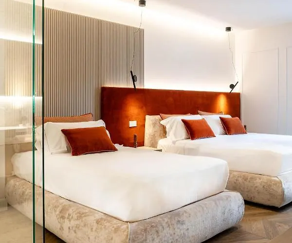 Donna Giacinta Luxury *